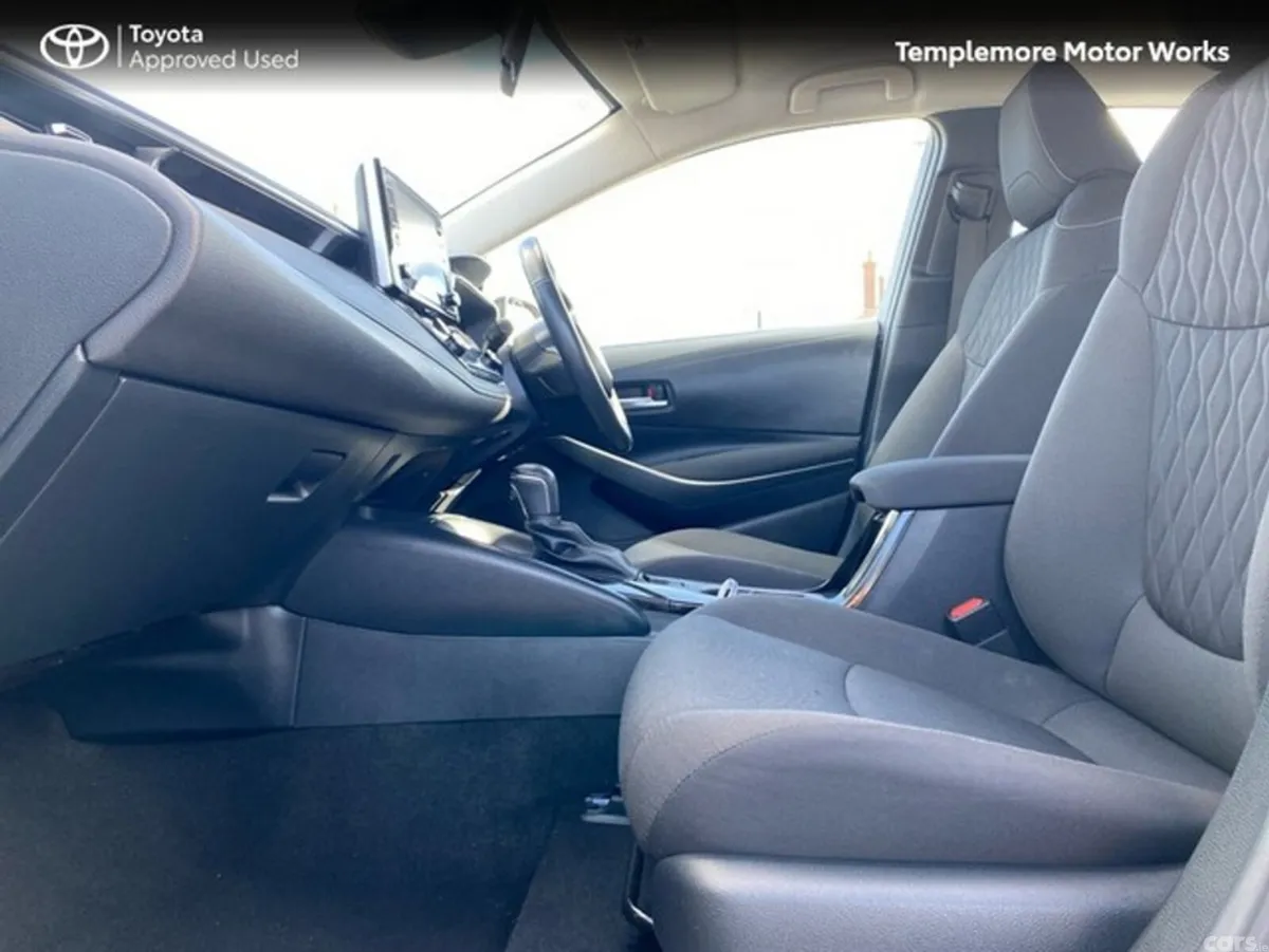 Toyota Corolla Saloon, Petrol Hybrid, 2021, Yellow
