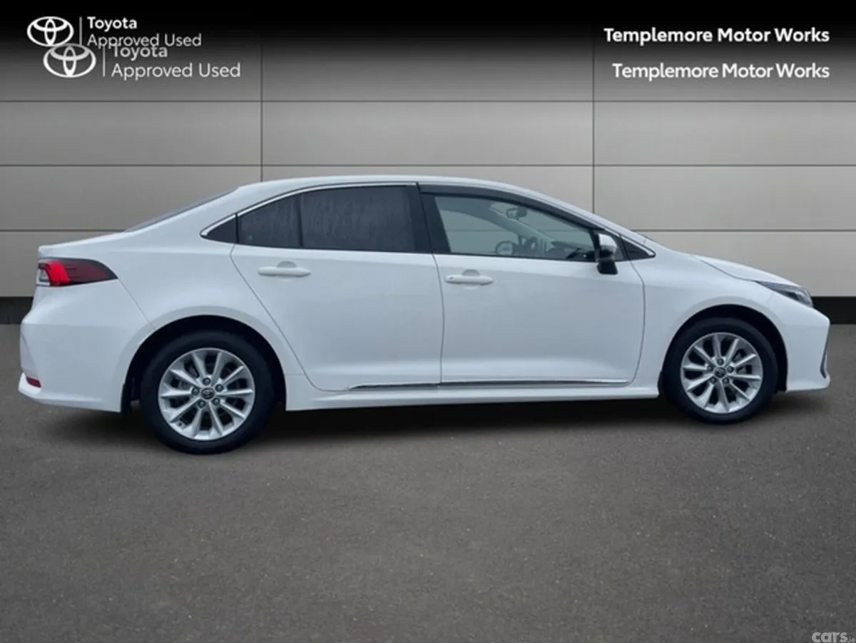 Toyota Corolla Saloon, Petrol Hybrid, 2022, White