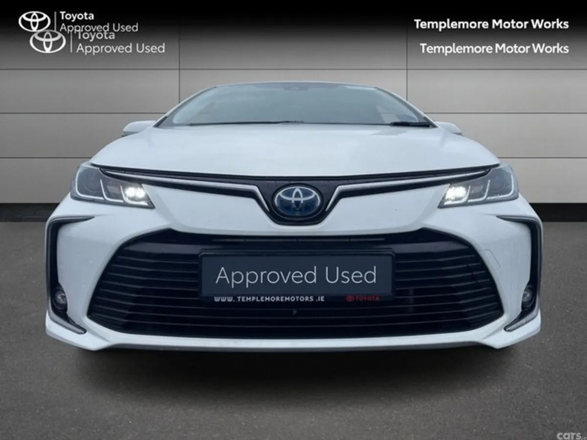 Toyota Corolla Saloon, Petrol Hybrid, 2022, White