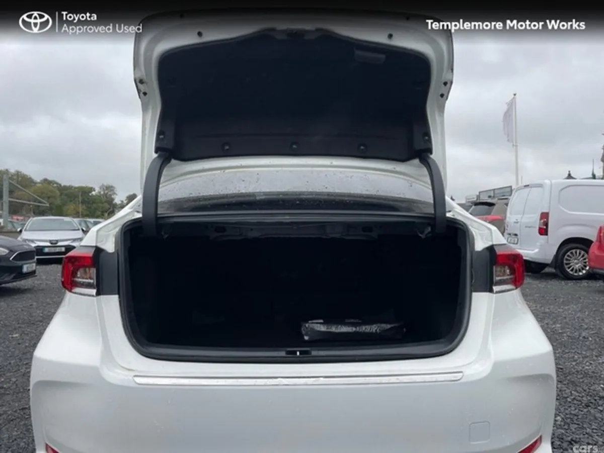 Toyota Corolla Saloon, Petrol Hybrid, 2022, White