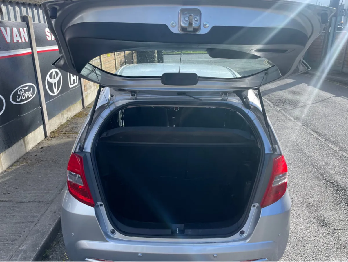 Honda Jazz Hatchback, Petrol, 2013, Grey