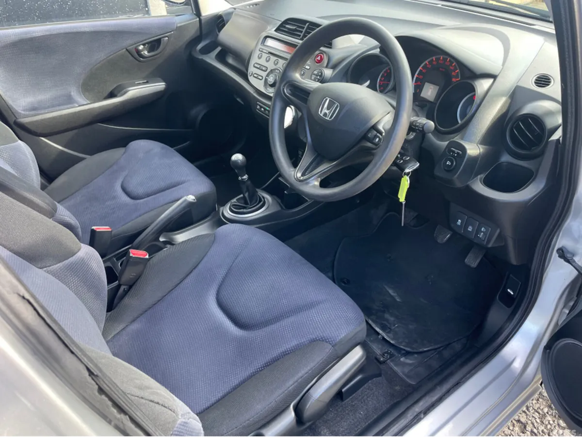 Honda Jazz Hatchback, Petrol, 2013, Grey