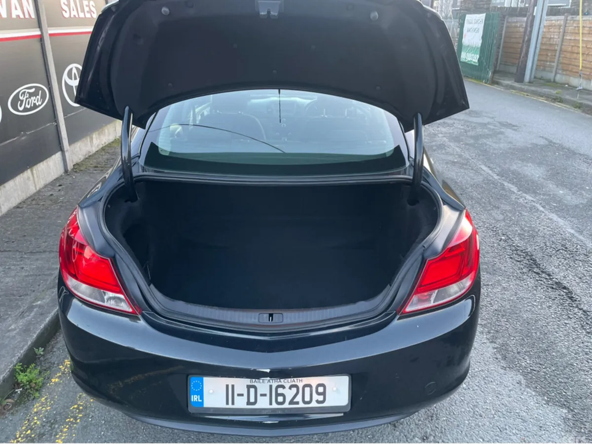Opel Insignia Hatchback, Diesel, 2011, Black