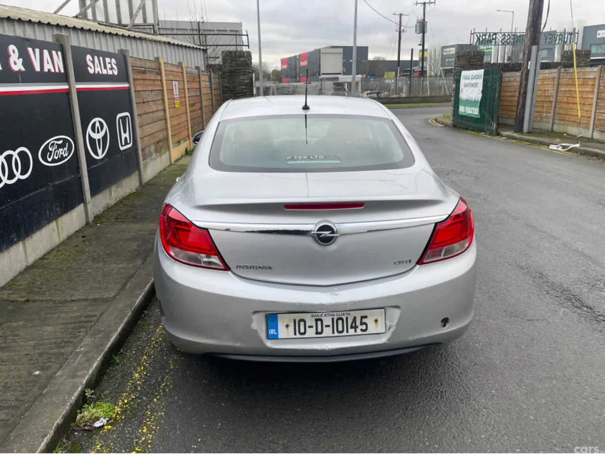 Opel Insignia Saloon, Diesel, 2010, Silver