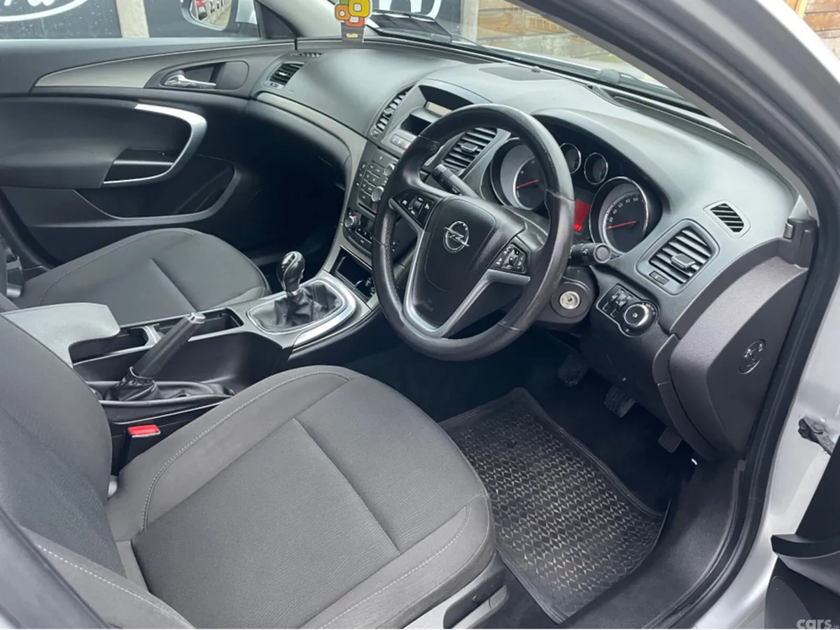Opel Insignia Saloon, Diesel, 2010, Silver