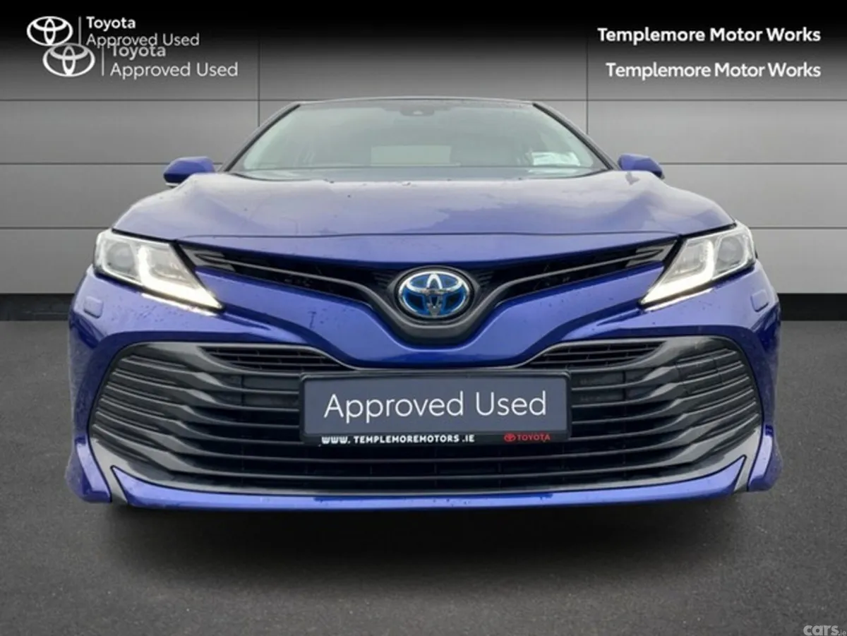 Toyota Camry Saloon, Petrol Hybrid, 2020, Blue
