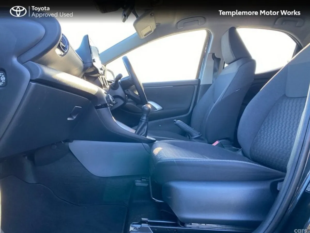 Toyota Yaris Hatchback, Petrol, 2023, Black