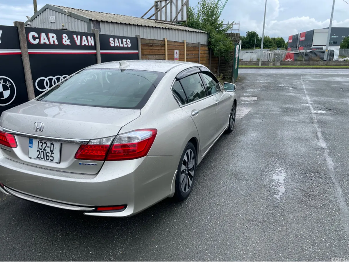 Honda Accord Saloon, Petrol Hybrid, 2013, Gold