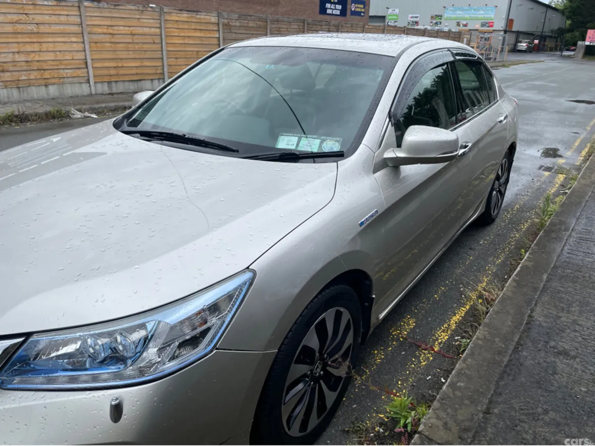 Honda Accord Saloon, Petrol Hybrid, 2013, Gold