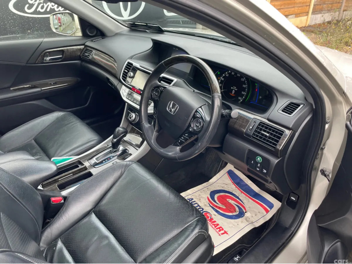 Honda Accord Saloon, Petrol Hybrid, 2013, Gold