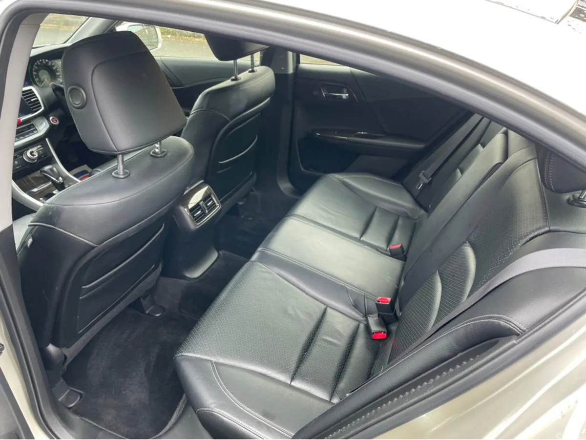 Honda Accord Saloon, Petrol Hybrid, 2013, Gold