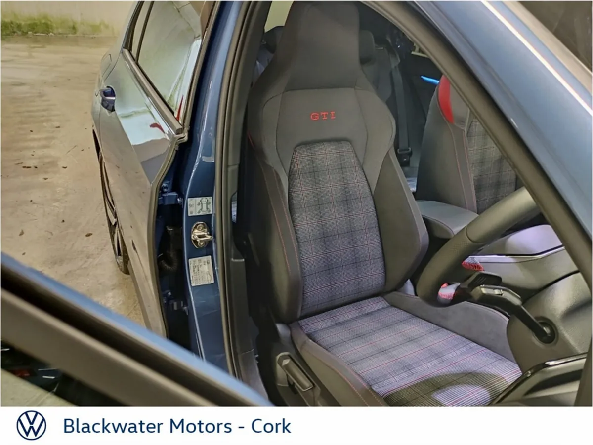 Volkswagen Golf Hatchback, Petrol, 2027, Blue