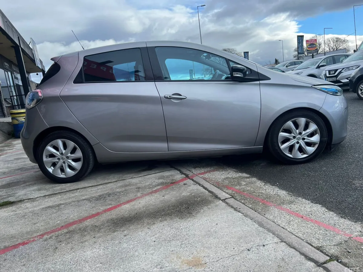 Renault Zoe Hatchback, Electric, 2015, Grey