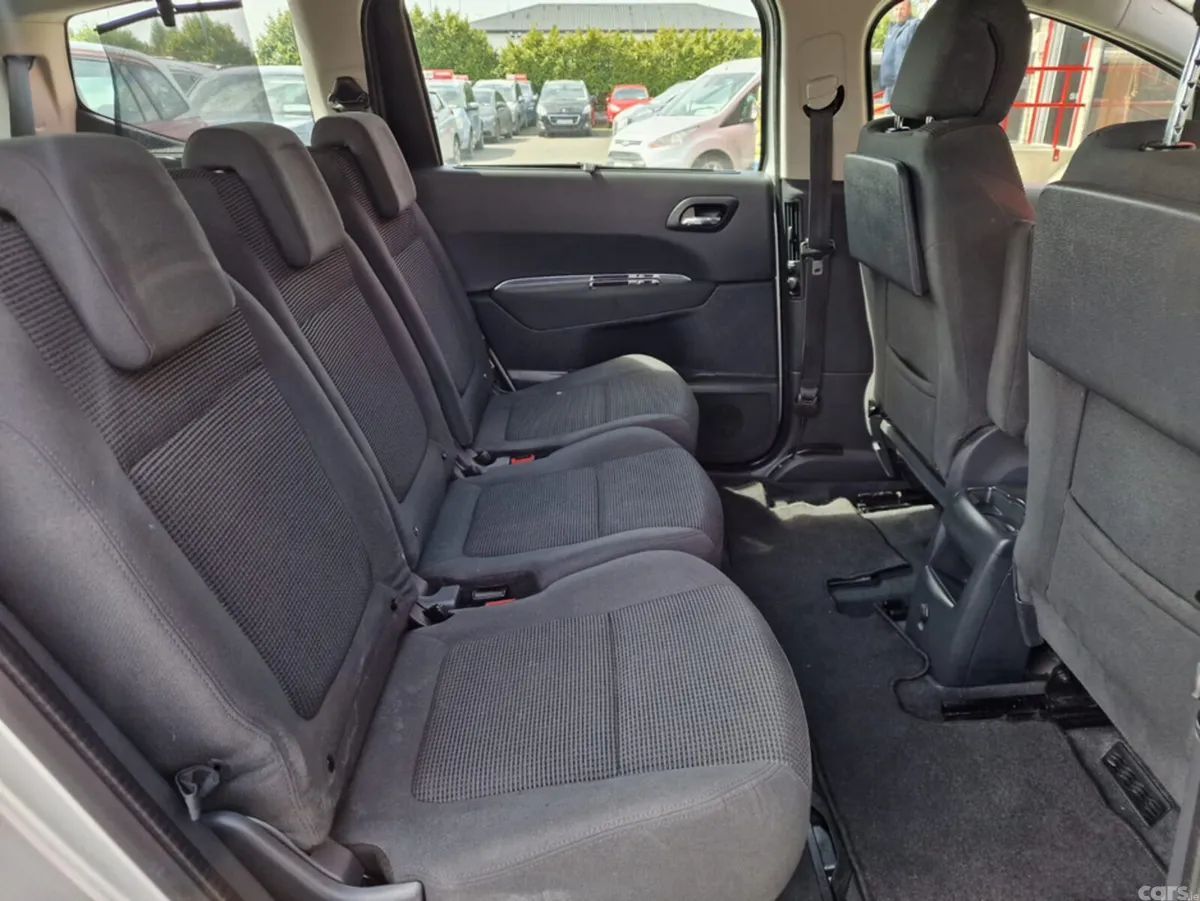 Peugeot 5008 MPV, Diesel, 2015, Grey