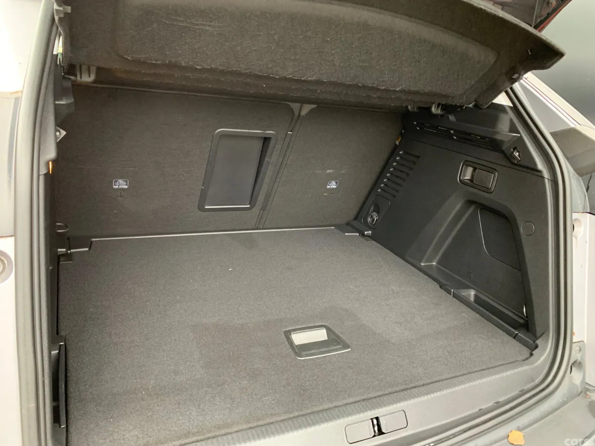 Peugeot 3008 MPV, Diesel, 2019, Grey