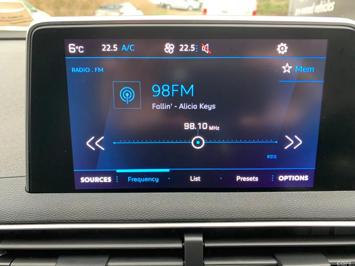 Peugeot 3008 MPV, Diesel, 2019, Grey