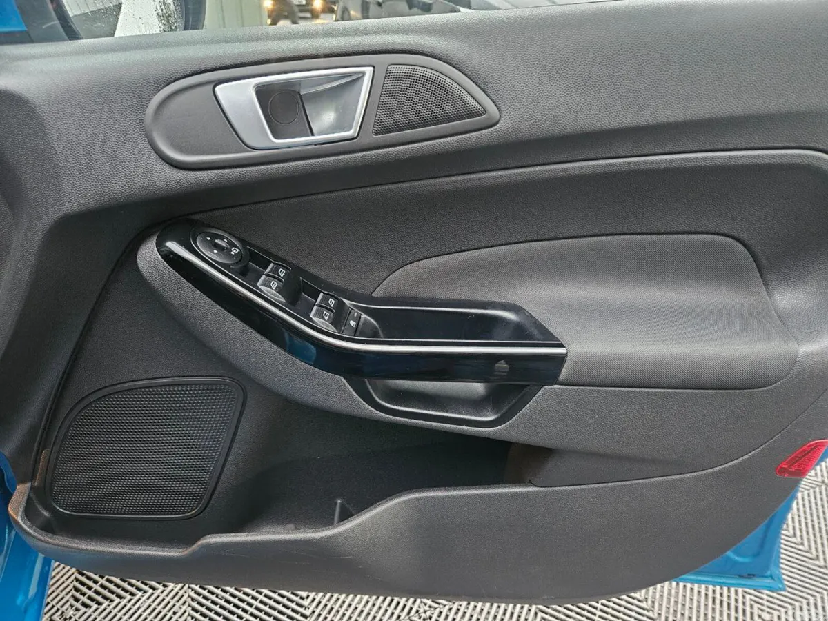 Ford Fiesta Hatchback, Petrol, 2015, Blue