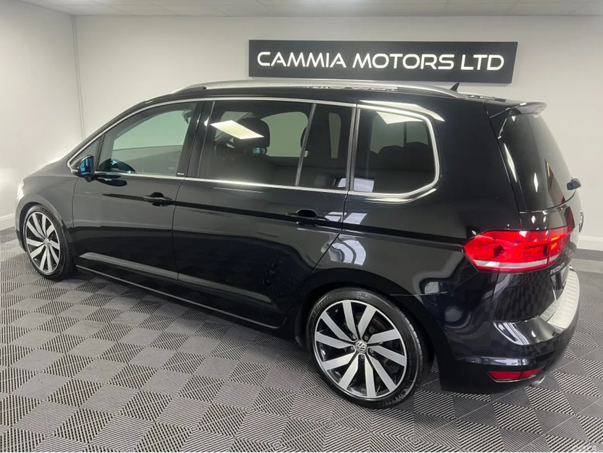 Volkswagen Touran SUV, Diesel, 2019, Black