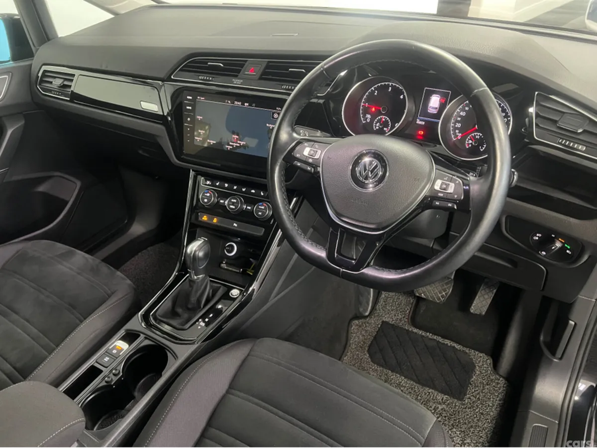 Volkswagen Touran SUV, Diesel, 2019, Black