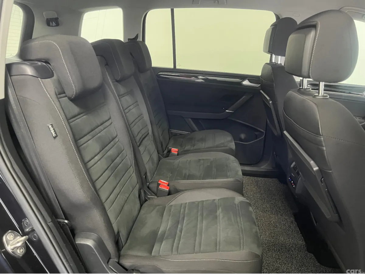 Volkswagen Touran SUV, Diesel, 2019, Black