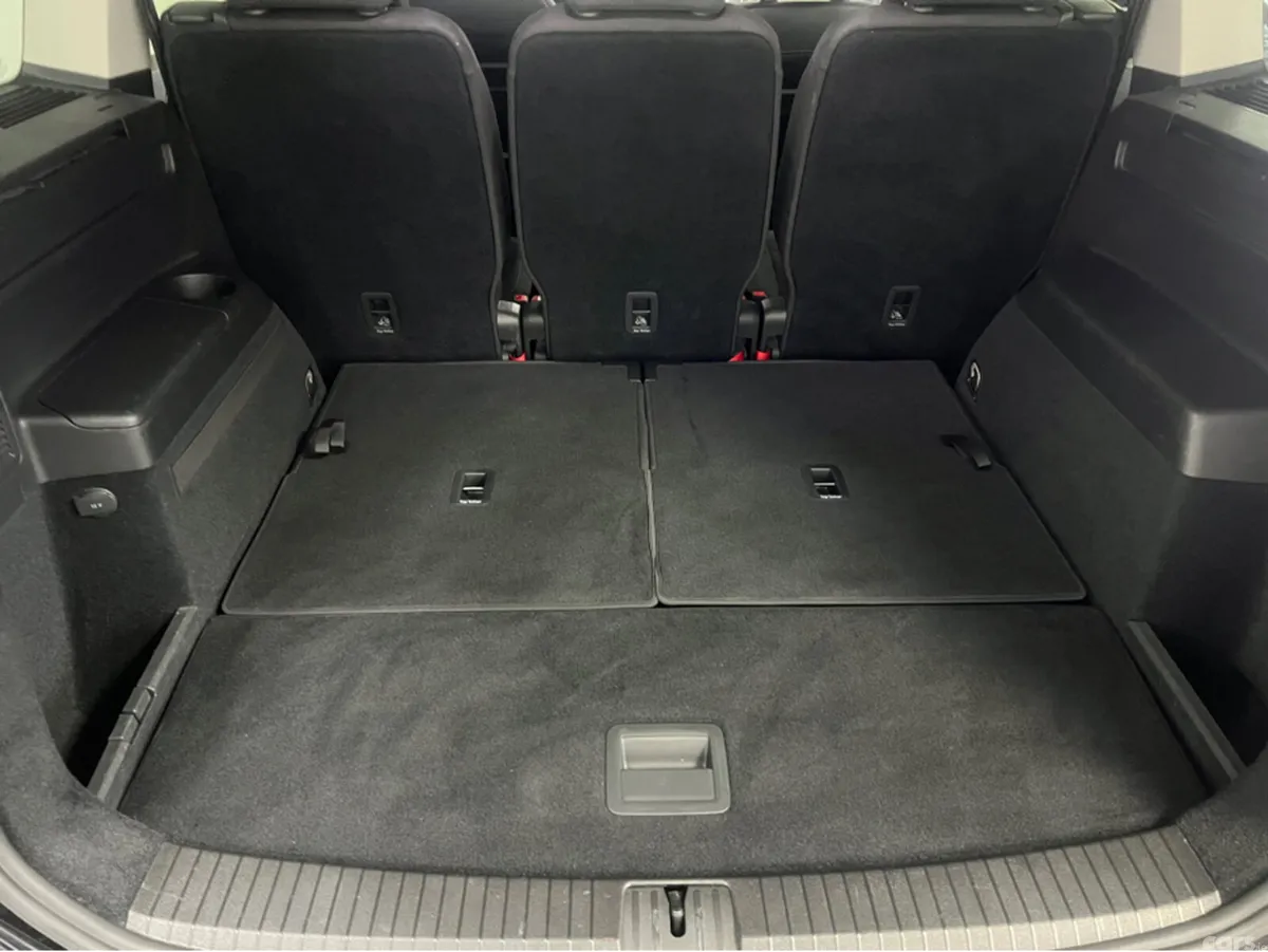 Volkswagen Touran SUV, Diesel, 2019, Black
