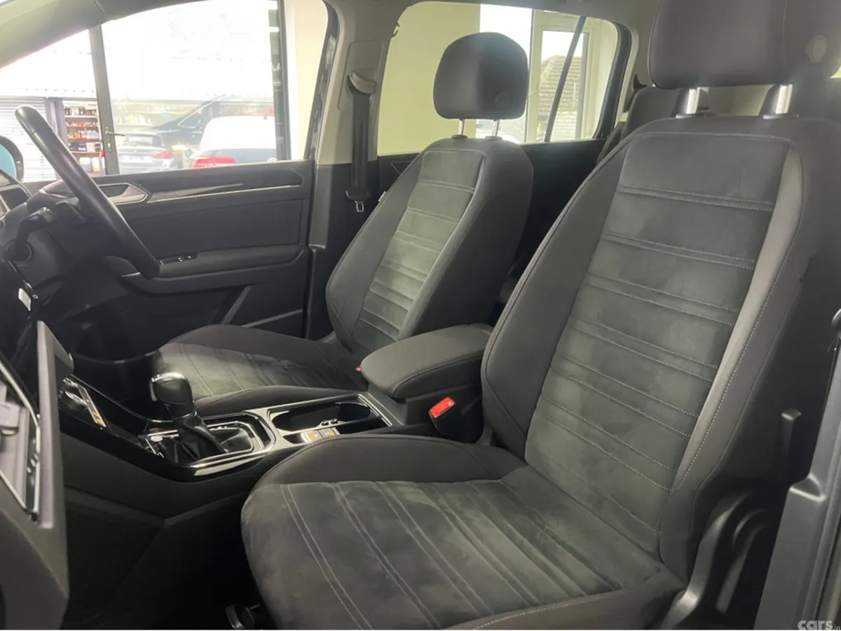 Volkswagen Touran SUV, Diesel, 2019, Black