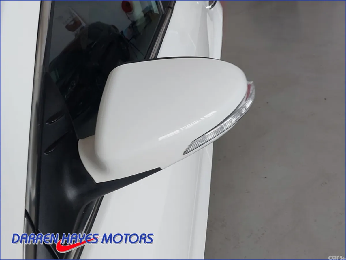 DFSK Glory 580 MPV, Petrol, 2023, White