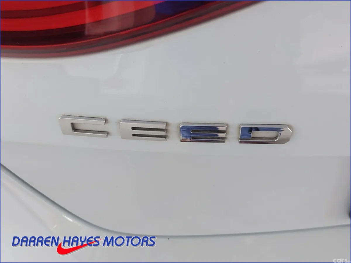 Kia Ceed Hatchback, Diesel, 2019, White