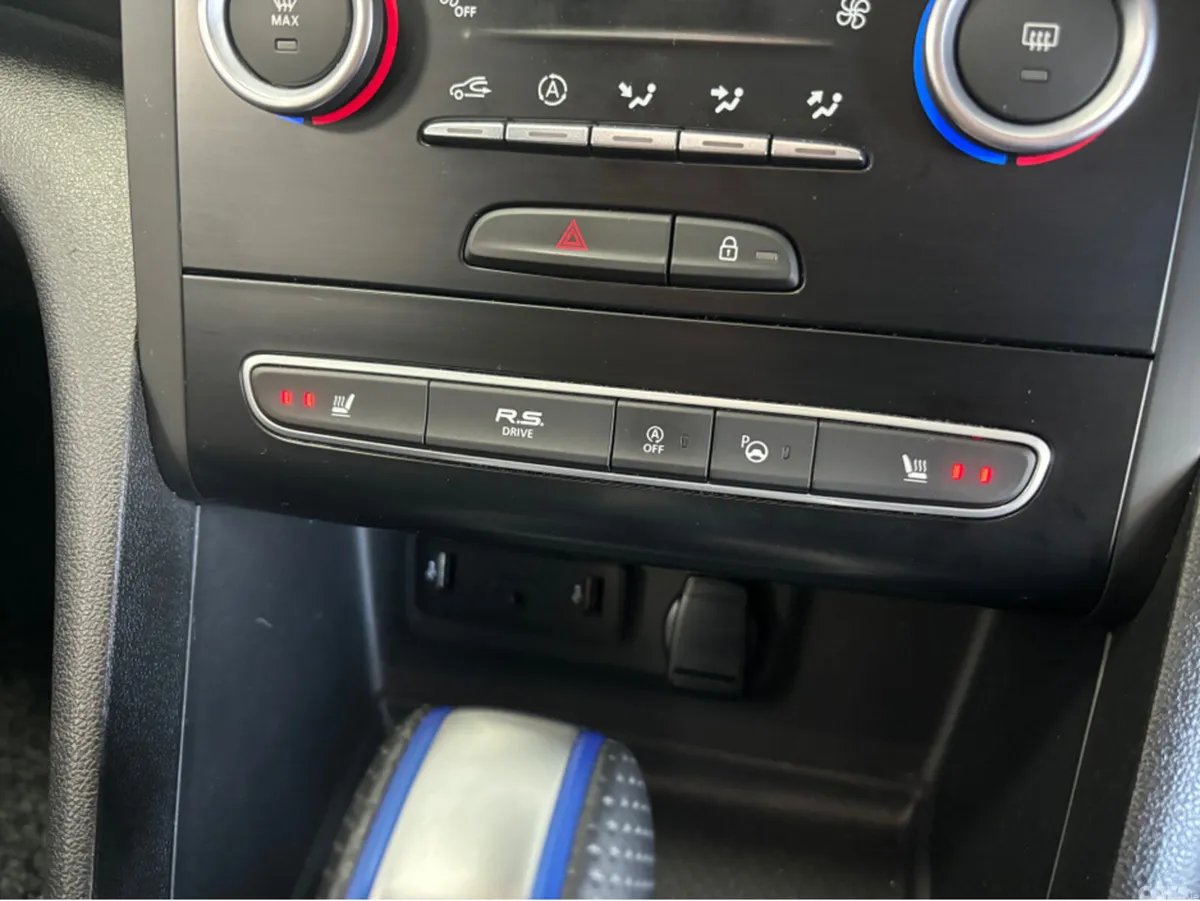Renault Megane Hatchback, Petrol, 2018, Grey