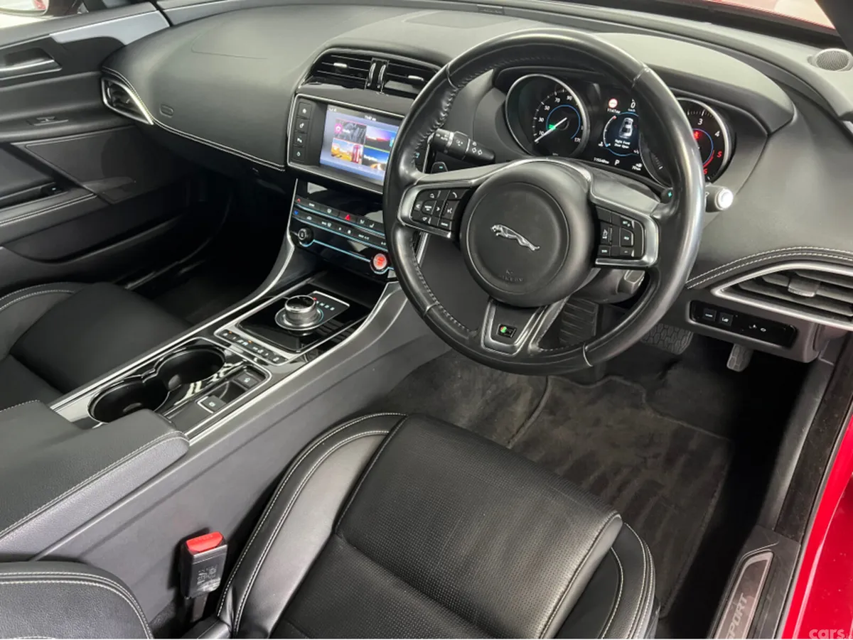 Jaguar XE Saloon, Diesel, 2017, Red