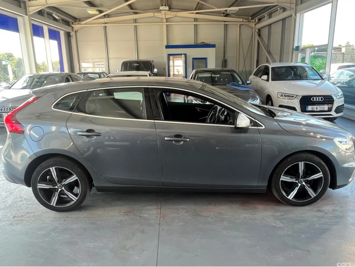 Volvo V40 Hatchback, Diesel, 2016, Grey