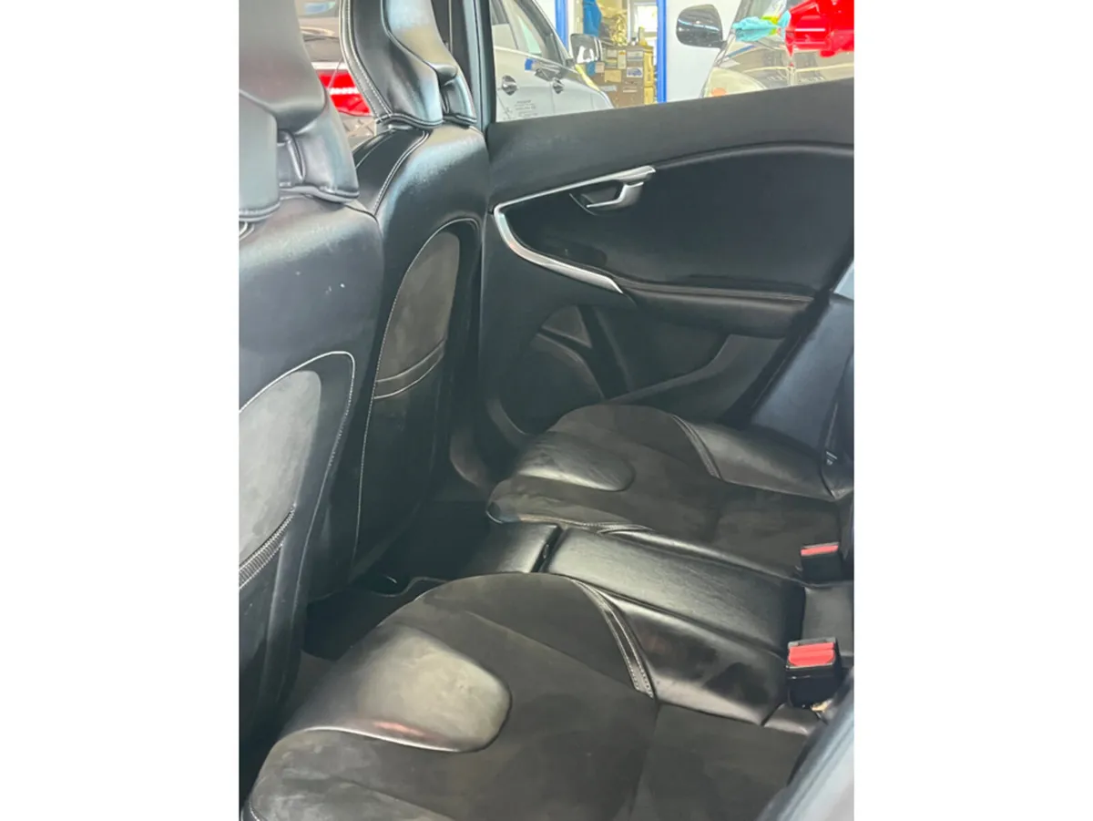 Volvo V40 Hatchback, Diesel, 2016, Grey