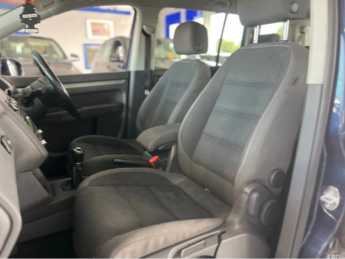 Volkswagen Touran MPV, Diesel, 2014, Blue