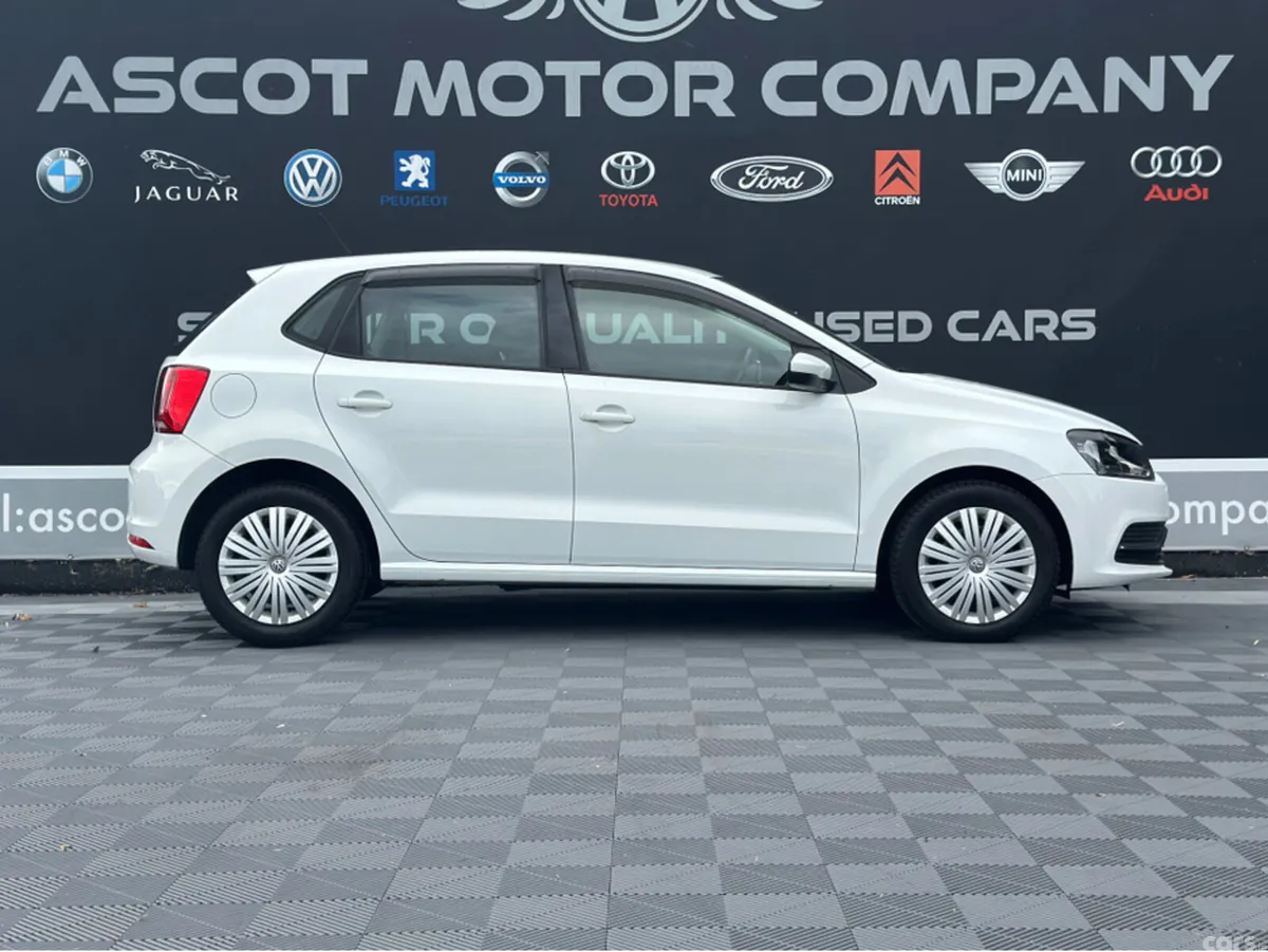 Volkswagen Polo Hatchback, Petrol, 2014, White