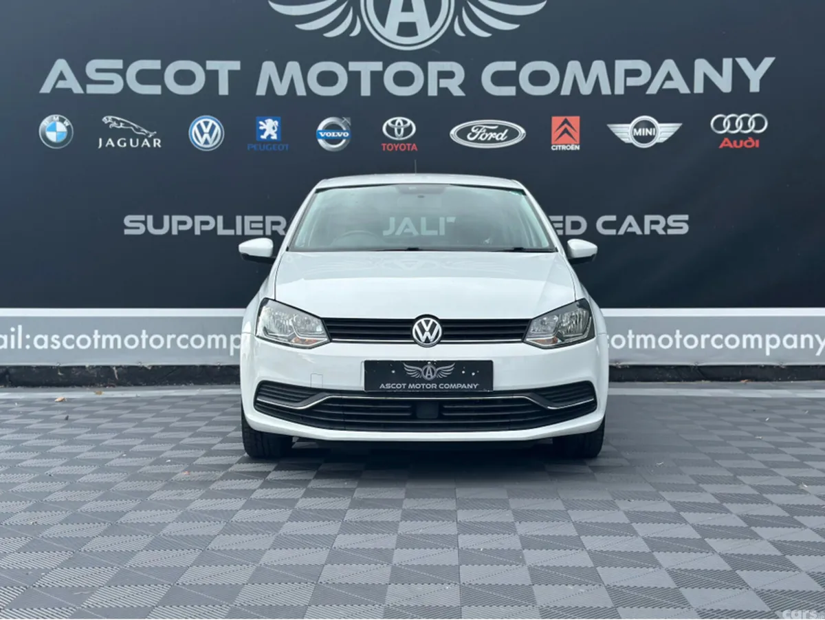 Volkswagen Polo Hatchback, Petrol, 2014, White