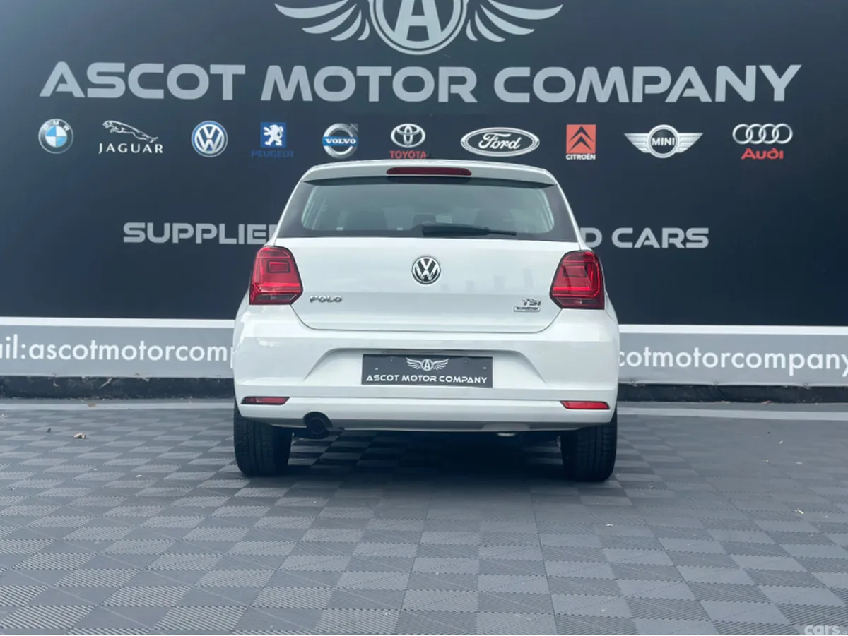 Volkswagen Polo Hatchback, Petrol, 2014, White