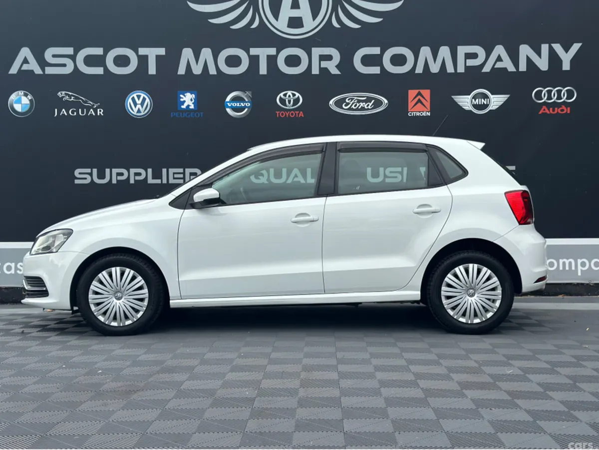 Volkswagen Polo Hatchback, Petrol, 2014, White