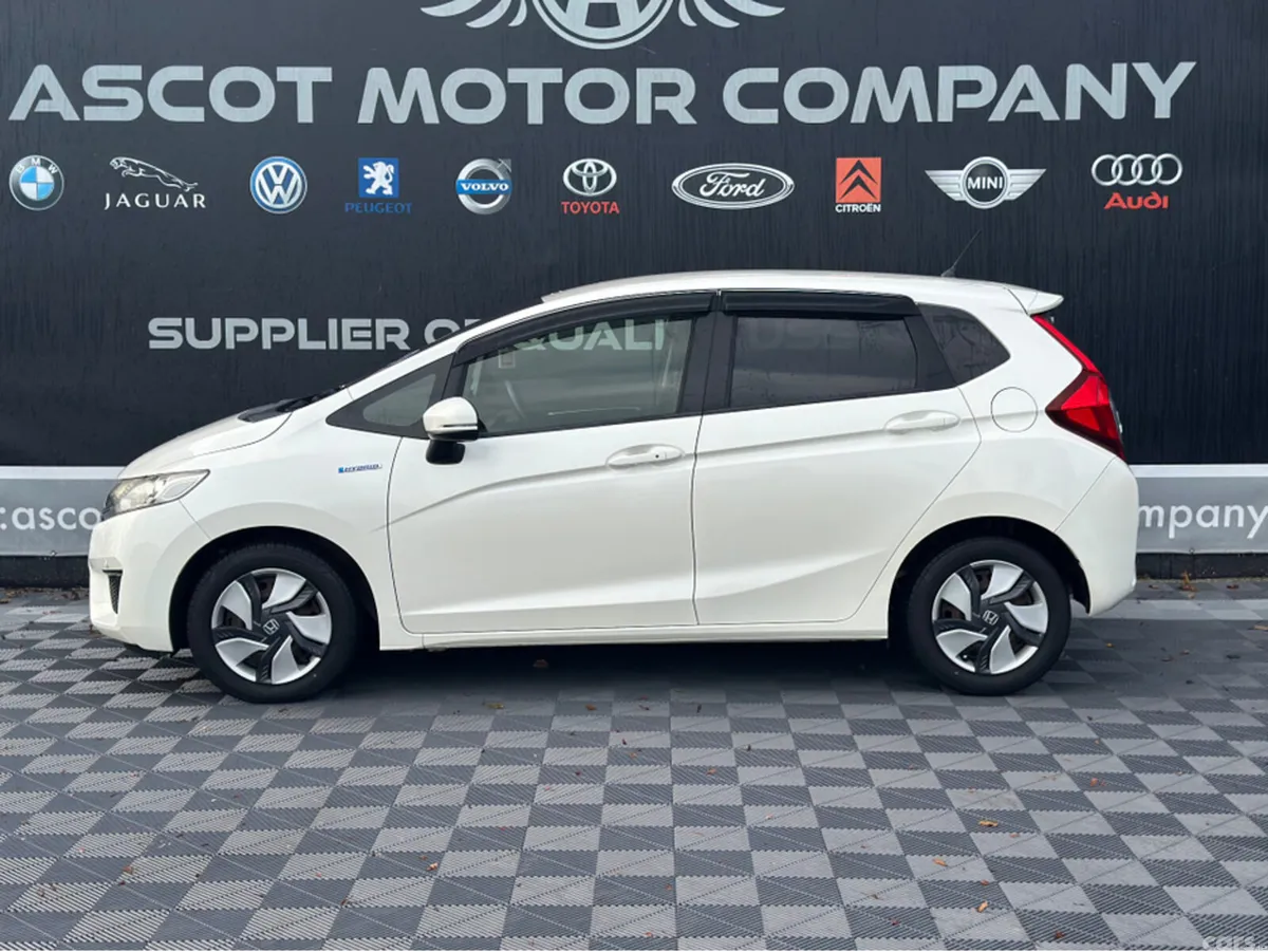 Honda Fit Hatchback, Petrol Hybrid, 2014, White
