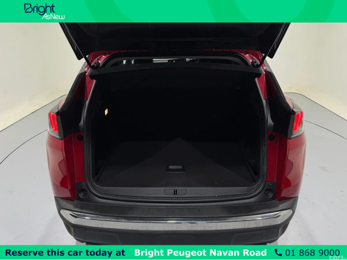 Peugeot 3008 MPV, Petrol, 2021, Red