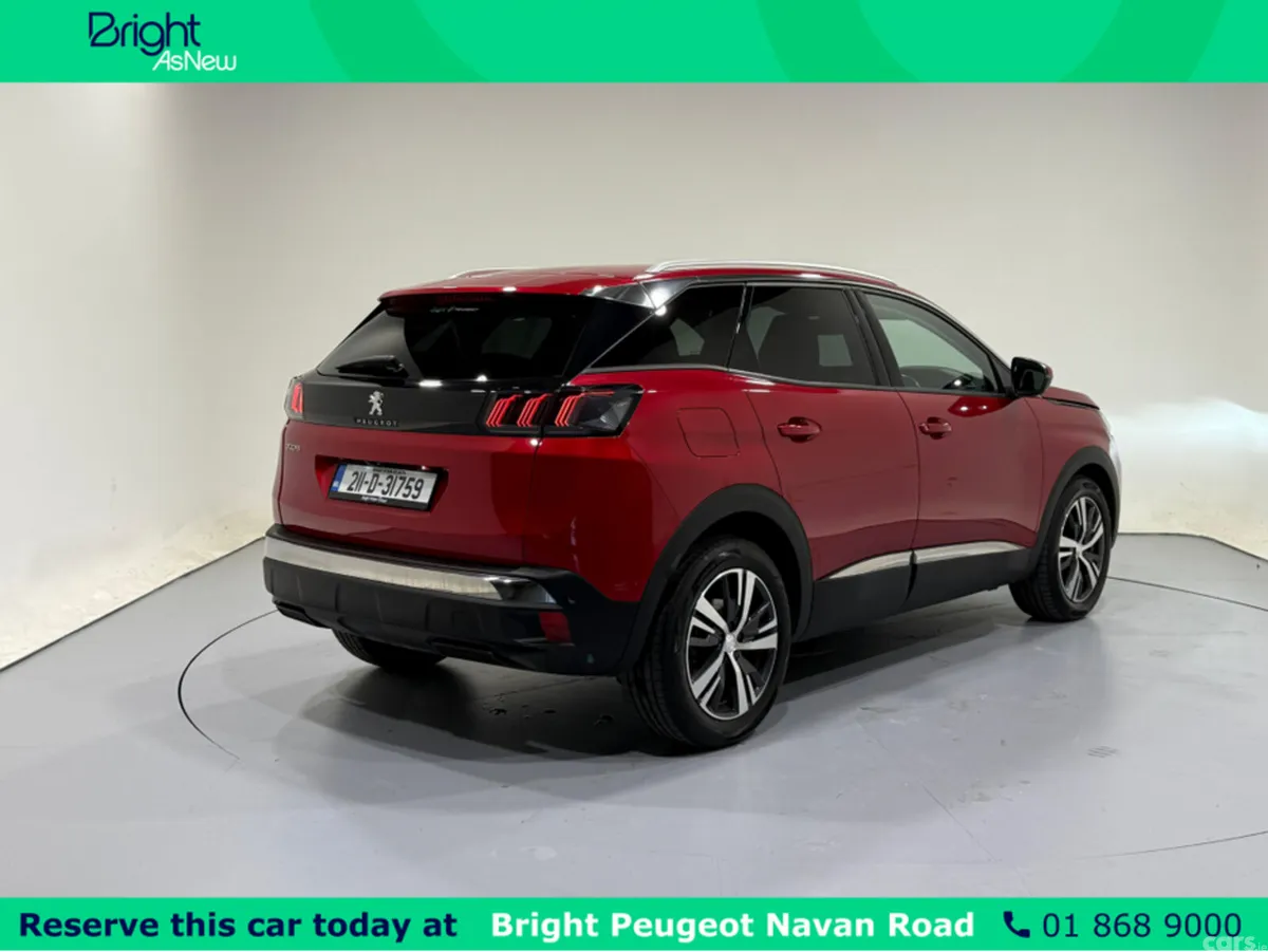 Peugeot 3008 MPV, Petrol, 2021, Red