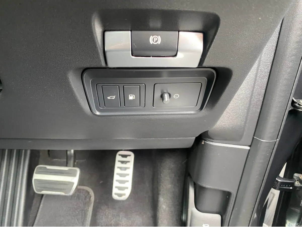 Land Rover Discovery Sport Estate, Petrol Hybrid, 2022, Grey