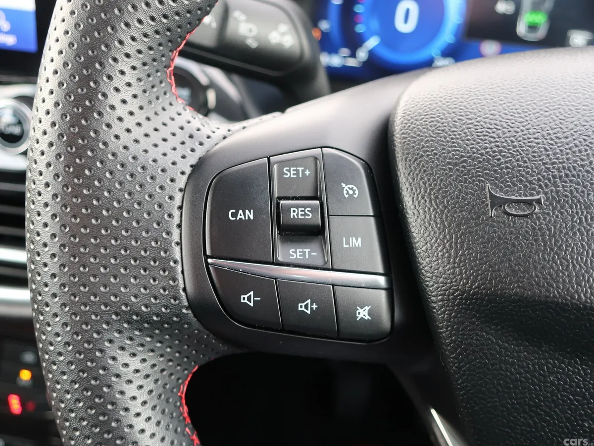 Ford Puma MPV, Petrol Hybrid, 2023, Red