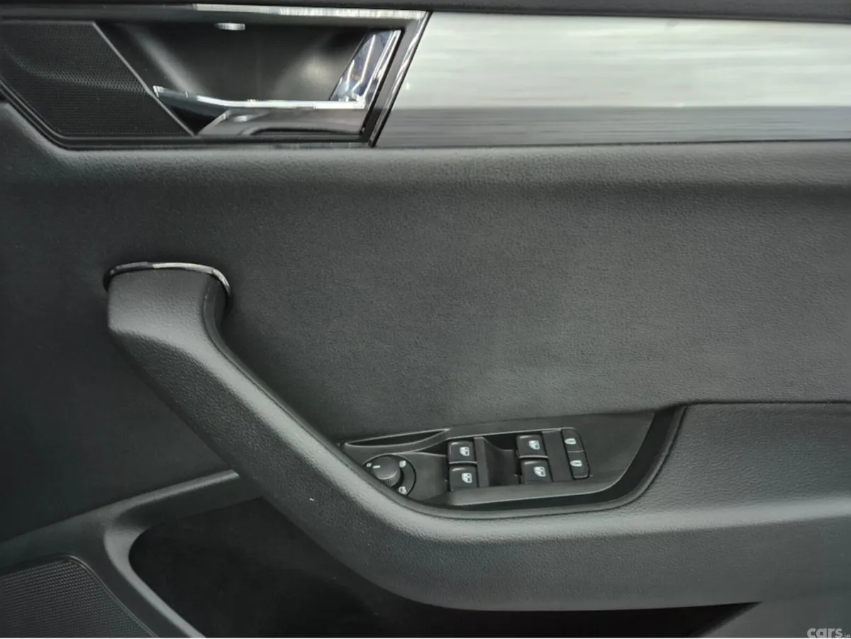 Skoda Superb Hatchback, Diesel, 2020, Black