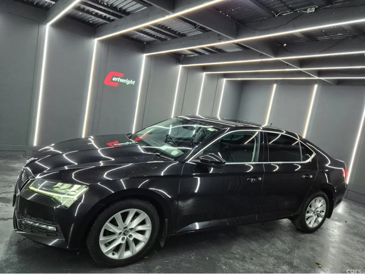 Skoda Superb Hatchback, Diesel, 2020, Black