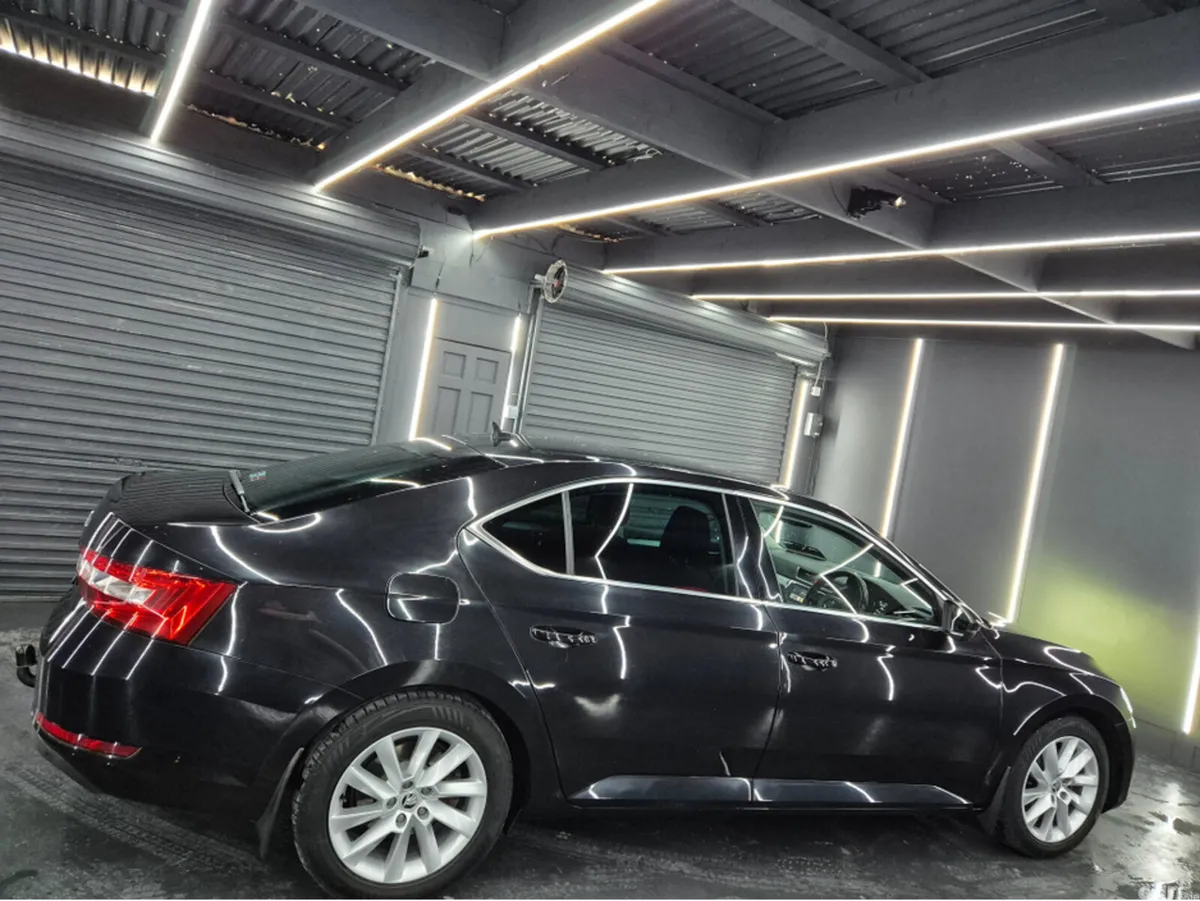 Skoda Superb Hatchback, Diesel, 2020, Black