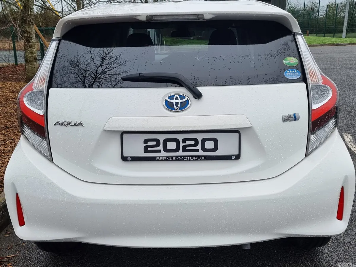 Toyota Aqua Hatchback, Petrol Hybrid, 2020, White