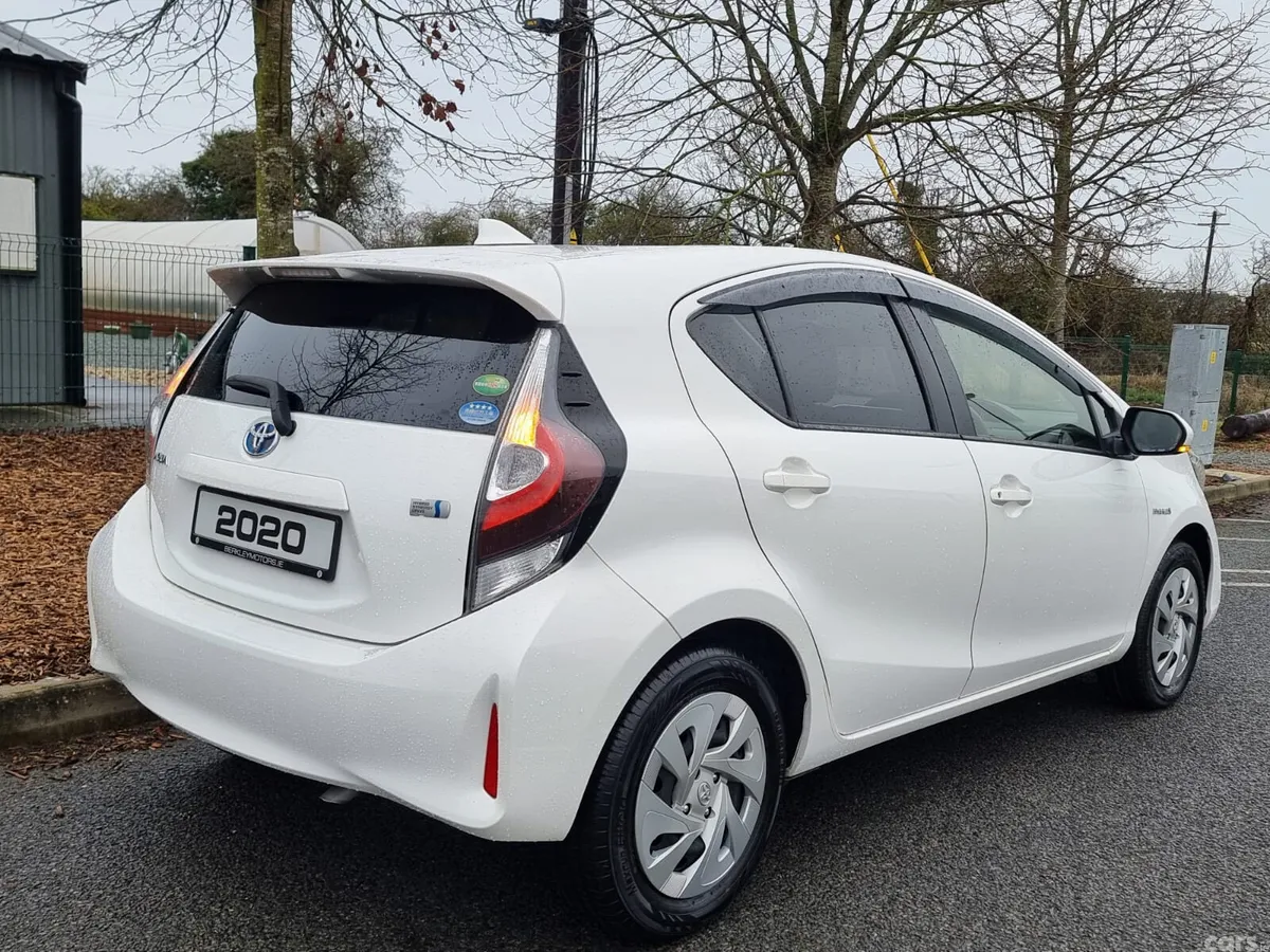 Toyota Aqua Hatchback, Petrol Hybrid, 2020, White