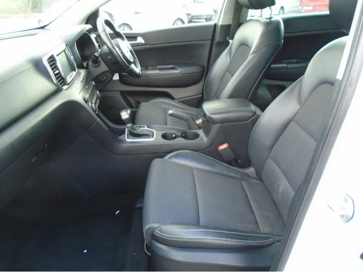 Kia Sportage MPV, Diesel, 2016, White