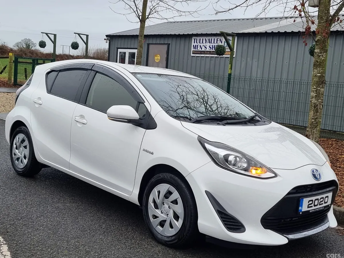 Toyota Aqua Hatchback, Petrol Hybrid, 2020, White