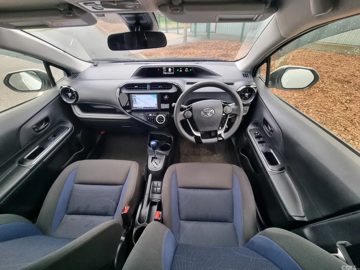 Toyota Aqua Hatchback, Petrol Hybrid, 2020, White